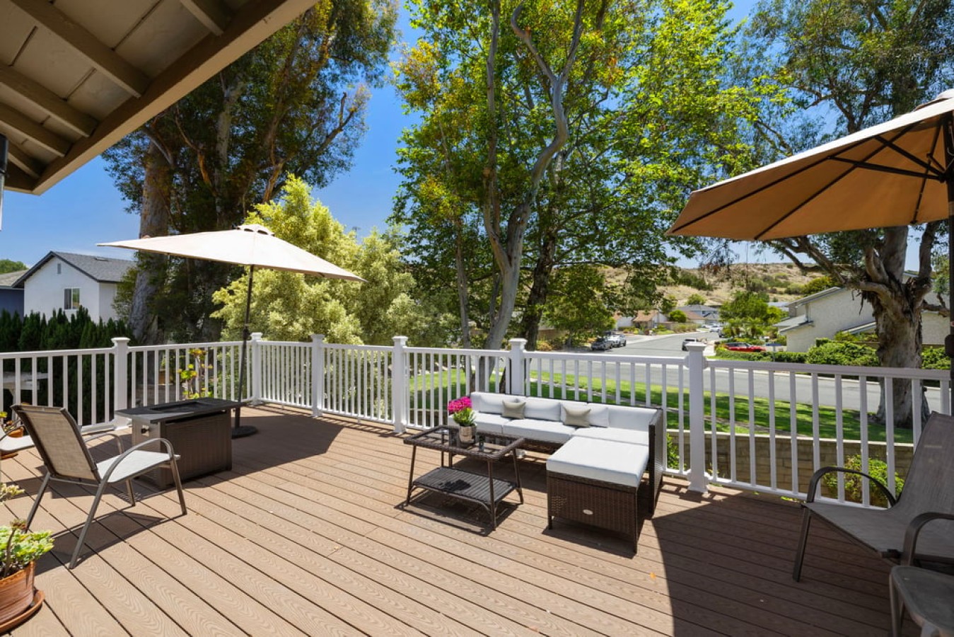 Stunning Home w/ Spa, Front & Back Yard, Huge View Deck, Outstanding Location